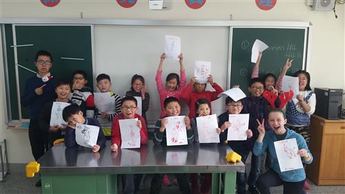 English holiday drawing games with my 4th graders in Taiwan English holiday drawing games with my 4th graders in Taiwan